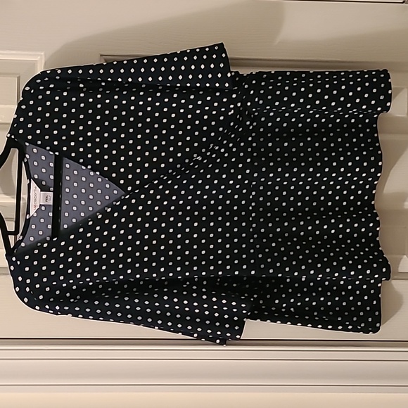 LIZ CLAIBORNE WOMEN'S PLUS SIZE PETITE BLUE & WHITE DOT CRISSCROSS TOP SIZE PXXL - Picture 1 of 13